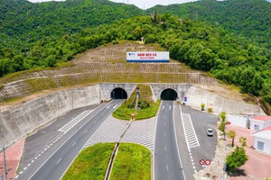 ‘Vua hầm’ Việt Nam miễn phí đường bộ cho các đoàn xe cứu trợ miền Trung