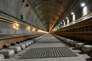 Chưa từng có trong lịch sử: Hầm đường sắt cao tốc đầu tiên trên thế giới do AI ‘chỉ đạo’ thi công, đón đoàn tàu vận tốc 350 km/h xuyên dãy núi hiểm trở