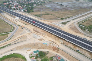 Chính thức thông xe cầu vượt trên đoạn tuyến cao tốc có lượng xe đi lại đông nhất miền Bắc