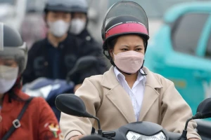 Hà Nội đề xuất hỗ trợ hộ nghèo 20 triệu đồng/xe khi chuyển từ xe xăng sang xe sử dụng năng lượng sạch