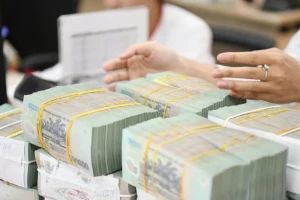 Dành nguồn để thực hiện điều chỉnh tiền lương, lương hưu, phụ cấp