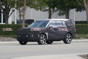 Hyundai Santa Fe chuẩn bị ra bản EREV tự nạp pin bằng động cơ: chạy hơn 1.100 km mỗi lần nạp, ra mắt năm 2027