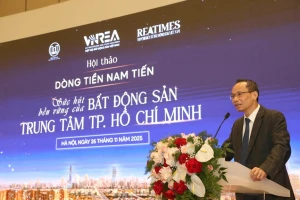TS. Cấn Văn Lực: BĐS TP.HCM tiềm năng lớn nhưng chưa bùng nổ, 12% vốn rót vào chỉ tạo 3,26% GDP