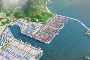 Sắp hoàn thiện hạ tầng cảng biển lớn nhất miền Trung, nằm dưới chân đèo được mệnh danh ‘thiên hạ đệ nhất hùng quan’