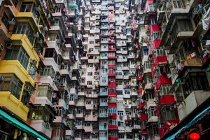 Hong Kong trong ‘ma trận chung cư’: Monster Building và nỗi sợ cháy nổ giữa đô thị chật chội
