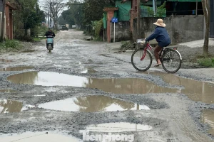 Dự án 851 tỷ thi công ì ạch: Đường nát bét, dân khổ mỗi ngày