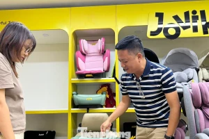 'Cháy hàng' ghế ô tô trẻ em trước 'giờ G'