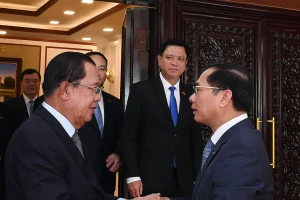 Chủ tịch Thượng viện Campuchia Hun Sen đề nghị tăng cường hợp tác với Việt Nam