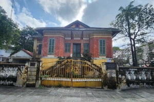 Vì sao Huế chưa di dời ngôi biệt thự Pháp cổ ven sông Hương như dự kiến?