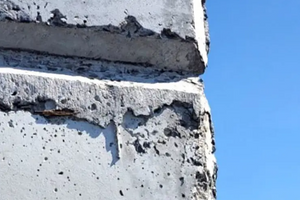 Tòa nhà chọc trời hơn 430m giữa trung tâm thành phố xuất hiện vết nứt, chuyên gia cảnh báo nguy hiểm