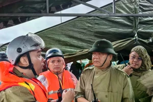 Chủ tịch Khánh Hòa: Không để người dân thiếu đói, rét, không có chỗ ở sau lũ