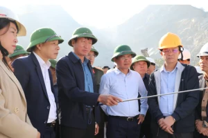 Bí thư Tỉnh uỷ Ninh Bình thị sát 71 mỏ đá và quy hoạch khoáng sản