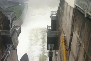 Ứng phó mưa lớn, Huế điều tiết nước hồ chứa lớn nhất thành phố về hạ du