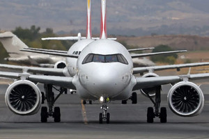 Dòng máy bay bán chạy nhất thế giới gặp sự cố: Bức xạ mặt trời có thể gây sai lệch dữ liệu của 6.000 chiếc A320, hàng trăm chuyến bay bị hủy