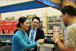 Từ 1/12, khách bay Vietnam Airlines không ký gửi hành lý bắt buộc phải làm việc này