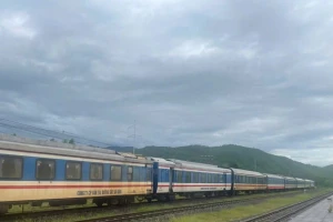 Đường sắt dừng chạy nhiều đoàn tàu