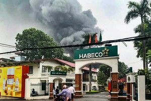 Nhà máy của Habeco (BHN) bất ngờ bốc cháy, không có thiệt hại về người