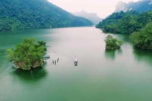 Việt Nam có hồ nước ngọt hơn 200 triệu năm 'đẹp nhất thế giới': Rộng 500ha, sẽ trở thành khu du lịch quốc gia