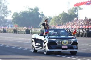 Xe điện VinFast xuất hiện trang trọng trong lễ Quốc khánh Lào, niềm tự hào thương hiệu Việt