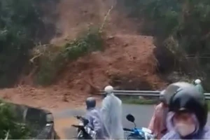 Sạt lở đèo Sông Pha