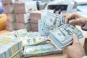 Tỷ giá USD hôm nay 3/12: Ngân hàng đi ngang, chợ đen tăng hơn 140 đồng