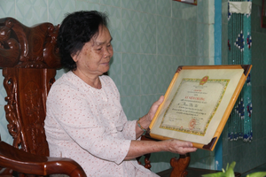 Đề nghị xét tặng danh hiệu Anh hùng LLVTND cho nữ biệt động và 2 Thượng úy