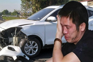 Anh V. mua xe điện tiền tỷ, bị vật lạ bay trúng gây hỏng pin: Hãng yêu cầu thay 634 triệu, phía bảo hiểm tuyên bố thẳng