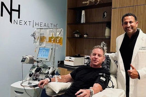 Giới siêu giàu rộ mốt ‘lọc máu’ để kéo dài tuổi thọ, giá 10.000 USD/lần