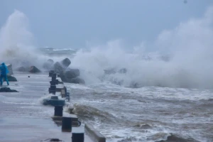 Biển Đông sắp đón bão số 16