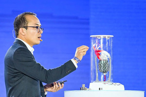 Nhà khoa học gốc Việt nghiên cứu trái tim robot có thể thay thế tim người