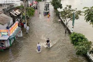 TPHCM đón không khí lạnh, triều cường đạt đỉnh