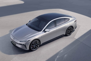 ‘Vua xe tải’ tại Việt Nam vừa trình làng mẫu sedan giá hơn 500 triệu, đẹp ngang Toyota Camry: Pin chạy rất bền, vọt từ 0-100km/h chỉ trong 3 giây