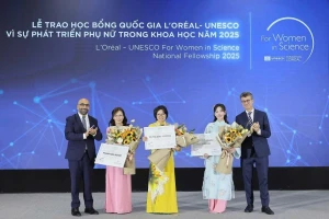 3 nhà khoa học nữ nhận học bổng quốc gia vì sự phát triển phụ nữ