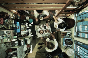 Run rẩy nhìn vào những căn hộ hộp diêm, 'chung cư quan tài' ở Hong Kong