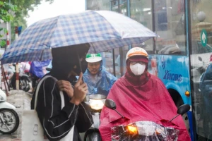 Miền Bắc sắp đón đợt không khí lạnh rất mạnh gây mưa dông, trời rét đậm