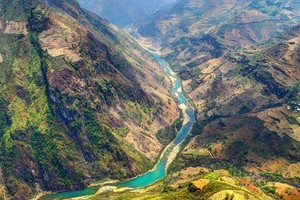 Lần đầu tiên Việt Nam có một cao nguyên sở hữu hẻm vực sâu nhất Đông Nam Á trở thành điểm đến hàng đầu thế giới 2025