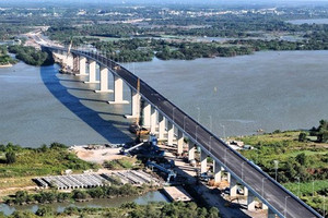 Sắp bàn giao cầu gần 7.000 tỷ lớn nhất tuyến vành đai chiến lược, kết nối 2 tỉnh thành giàu nhất Việt Nam