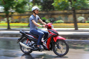 Ngay bây giờ, đi xe máy vi phạm 3 điều này chỉ bị nhắc nhở, không bị xử phạt: Người tham gia giao thông vẫn phải tự giác chấp hành