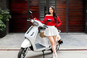 Mẫu xe máy điện thời thượng mang đậm dấu ấn châu Âu khách Việt sẽ mê, chạy xa tới 120km/1 lần sạc, tích hợp app thông minh, giá rẻ hơn Honda Vision