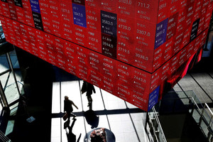 Lãi suất không theo kịp lạm phát, đồng nội tệ ‘rơi tự do’: Chuyện gì xảy ra với nền kinh tế lớn thứ 2 châu Á?