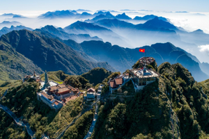 Khu du lịch trên đỉnh núi cao nhất Việt Nam được vinh danh ‘Điểm du lịch có thắng cảnh thiên nhiên hàng đầu thế giới’