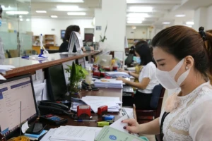 'Không gây xáo trộn tiền lương và các chế độ khác với đội ngũ viên chức'