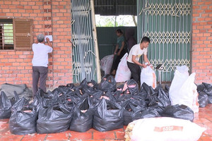 Phát hiện hơn 2 tấn vịt chết bốc mùi tại nhà dân, bắt quả tang vợ chồng D.Đ.C.