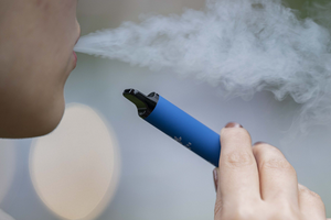 Chính thức cấm kinh doanh thuốc lá điện tử, nung nóng