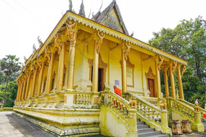 Ngôi chùa mang kiến trúc Angkor linh thiêng nhất miền Tây Nam Bộ, sở hữu 'bảo vật' gần 500 tuổi