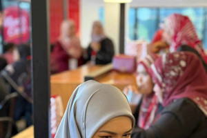 Đánh bại Starbucks, McDonald's, những thương hiệu bình dân bành trướng ở nền kinh tế lớn thứ 3 Đông Nam Á