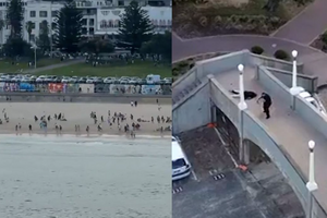 Chấn động: Xả súng hàng loạt ngay trên bãi biển khiến 16 người chết, hàng trăm người bỏ chạy toán loạn