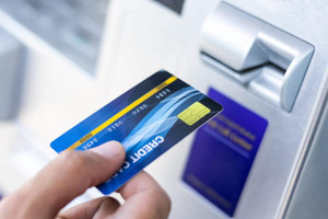 Một ngân hàng thông báo thay thế toàn bộ thẻ có dãy số 97045274