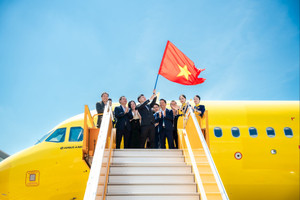 Khát vọng bầu trời và tầm nhìn của bầu Hiển