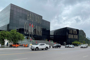 'Ngọc trai đen' bên vịnh biển đẹp nhất Việt Nam đón vị khách thứ 1 triệu